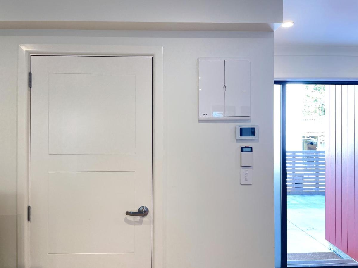 No Party Allowed, Entire Brand New 3 Bedroom Townhouse, Free Unlimited Fibre Wifi And Free Parking Wellington Exterior foto