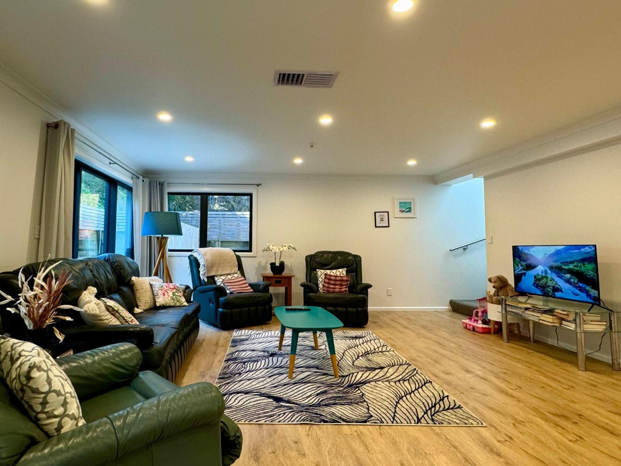 No Party Allowed, Entire Brand New 3 Bedroom Townhouse, Free Unlimited Fibre Wifi And Free Parking Wellington Exterior foto