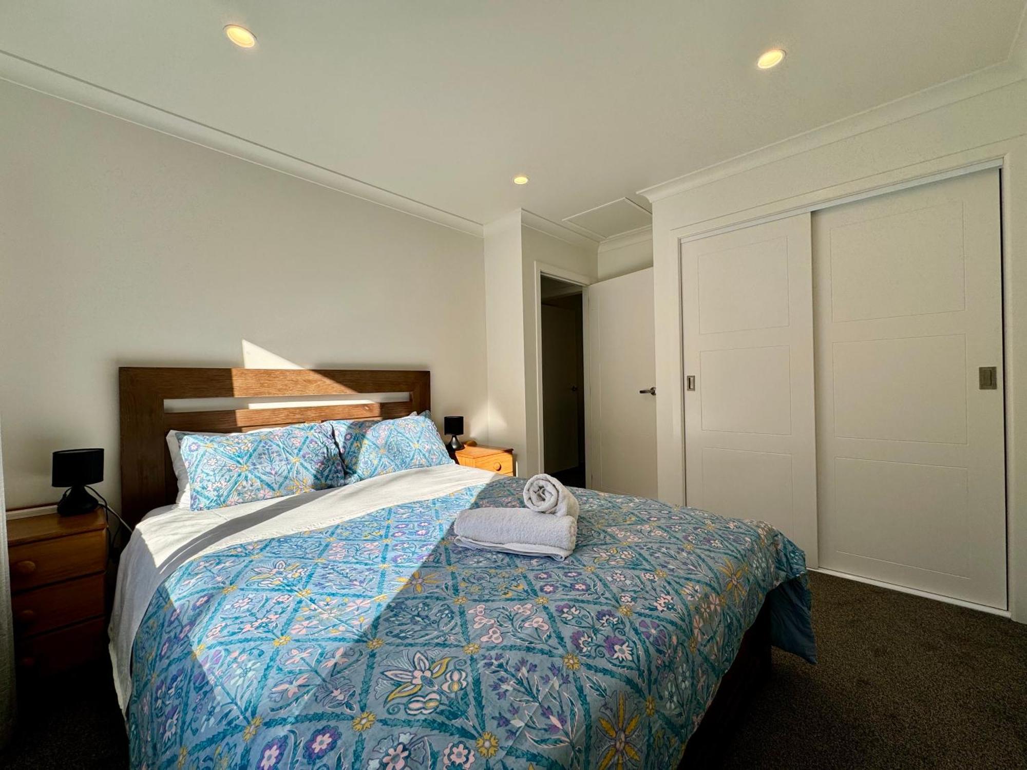 No Party Allowed, Entire Brand New 3 Bedroom Townhouse, Free Unlimited Fibre Wifi And Free Parking Wellington Exterior foto