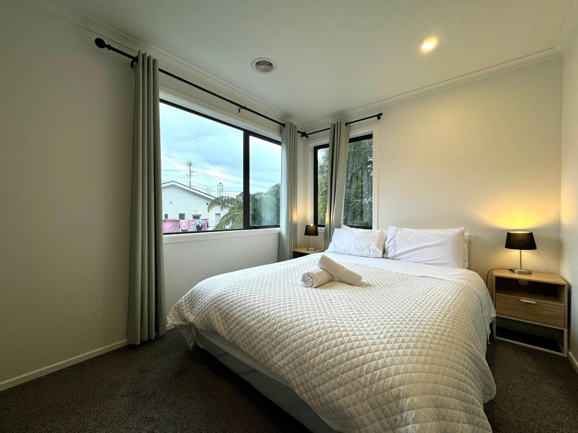No Party Allowed, Entire Brand New 3 Bedroom Townhouse, Free Unlimited Fibre Wifi And Free Parking Wellington Exterior foto