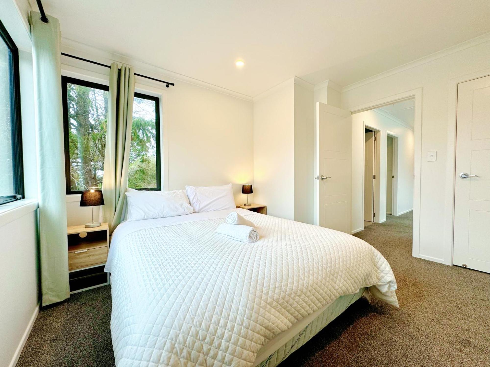 No Party Allowed, Entire Brand New 3 Bedroom Townhouse, Free Unlimited Fibre Wifi And Free Parking Wellington Exterior foto